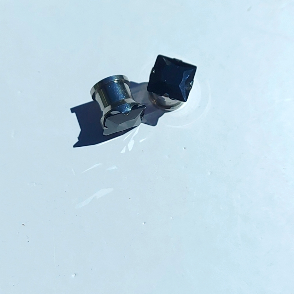 Black gem ear plugs 11mm - Picture 4 of 7